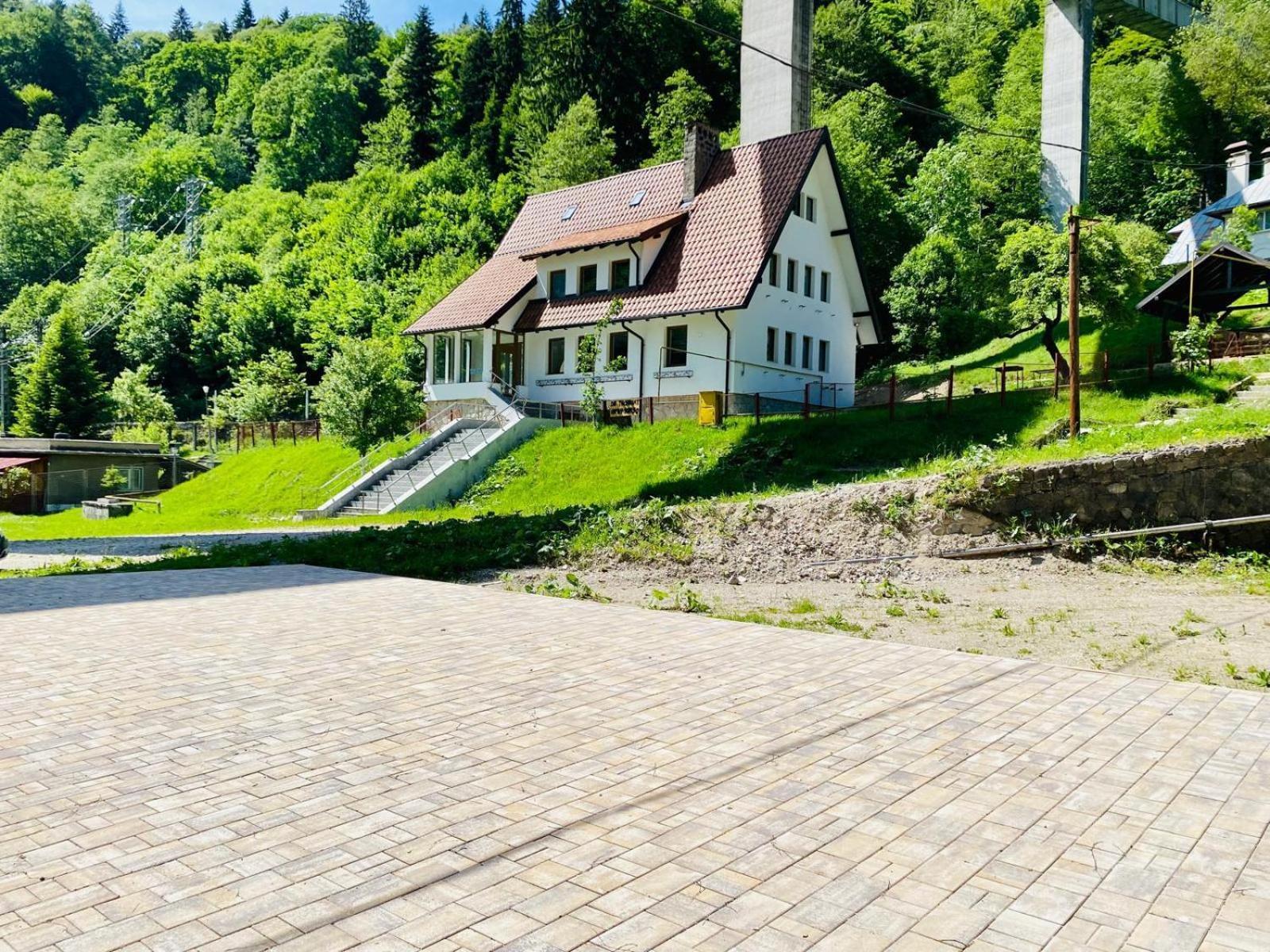 Villa Cabana Din Munte Moroeni Exterior foto